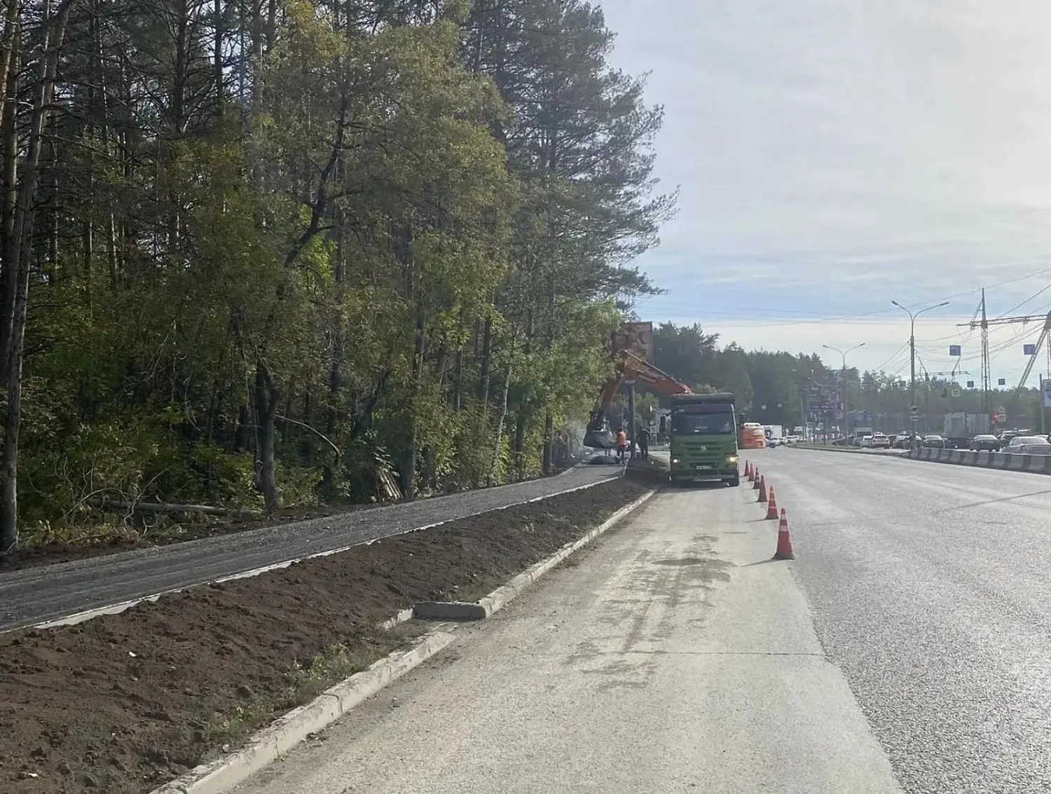 Тротуар обустроят на Бердском шоссе у въезда в Академгородок